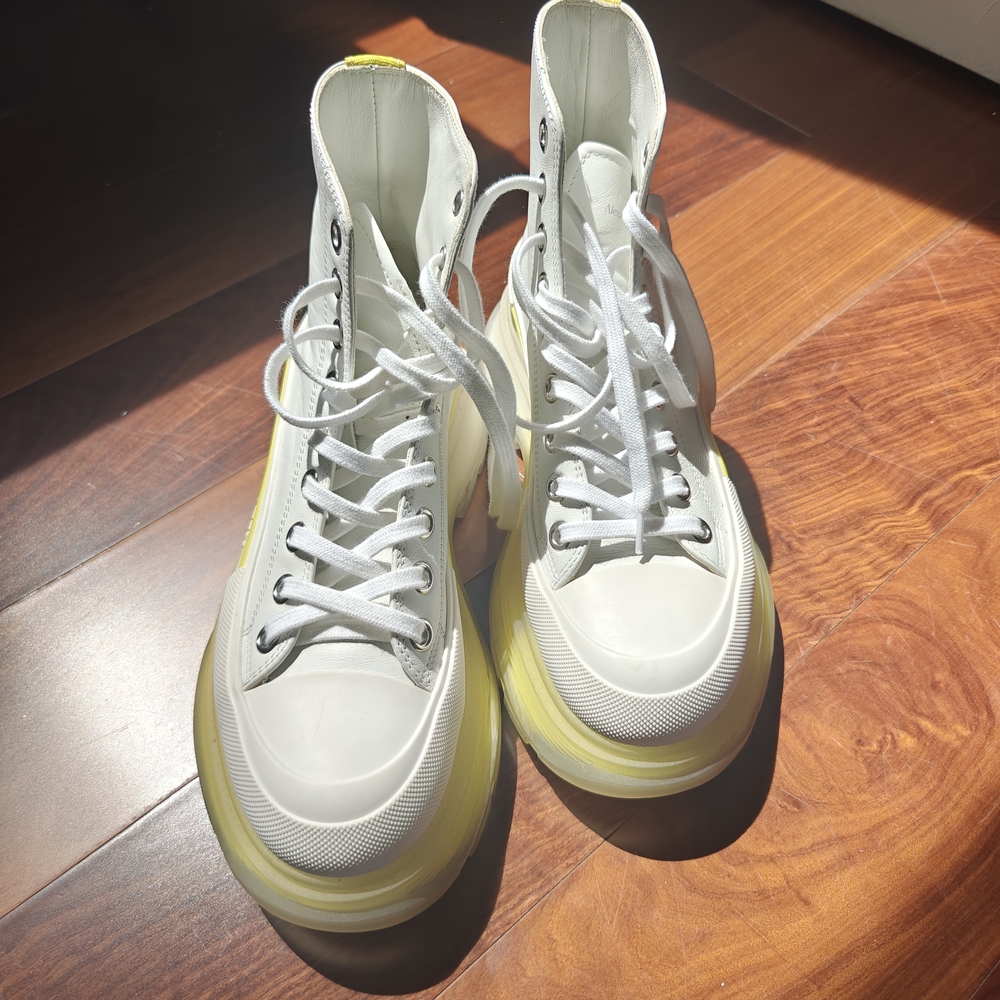 Alexander McQueen Tread Slick Lace Up Boot Leather White Lichen Yellow Gradient 